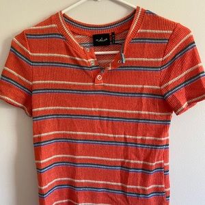 3-button retro style t-shirt